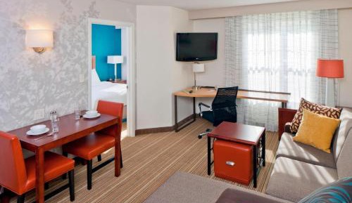One-Bedroom Apartment with Sofa Bed