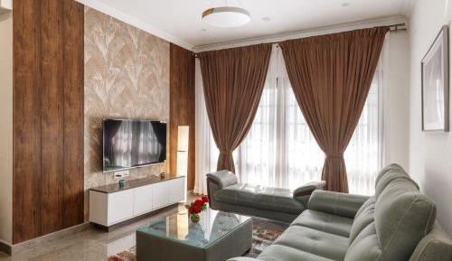 Three-Bedroom Apartment with Balcony