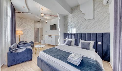 Double Room (2 Adults + 1 Child)