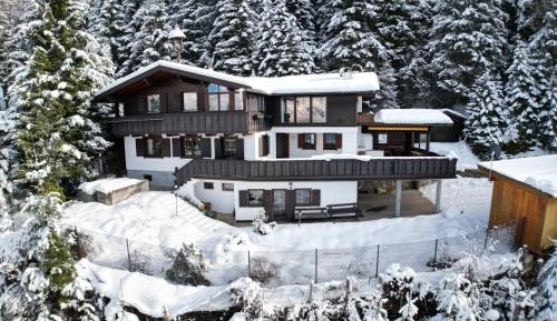 Four-Bedroom Holiday Home