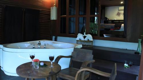 Deluxe Bungalow