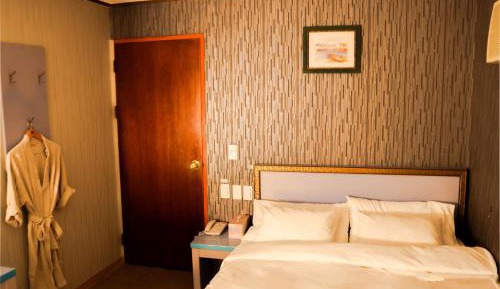 Deluxe Double Room with Shower