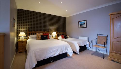 Twin Room with Shared Toilet