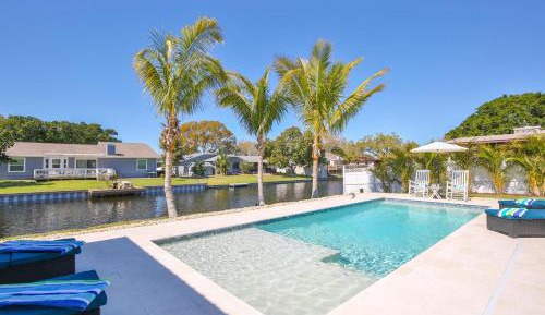 Three-Bedroom Holiday Home 