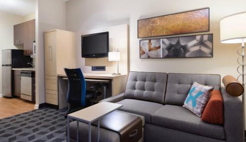 King Studio with Sofa Bed