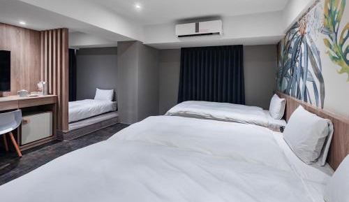 Deluxe Family Room