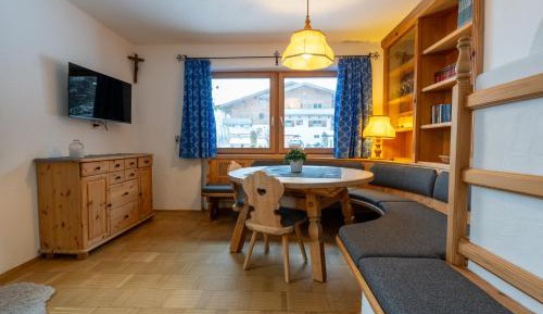 Two-Bedroom Apartment with Mountain View