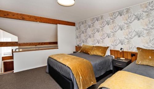 Superior One-Bedroom Apartment