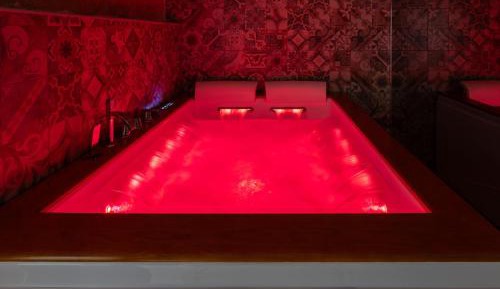 King Room with Spa Bath