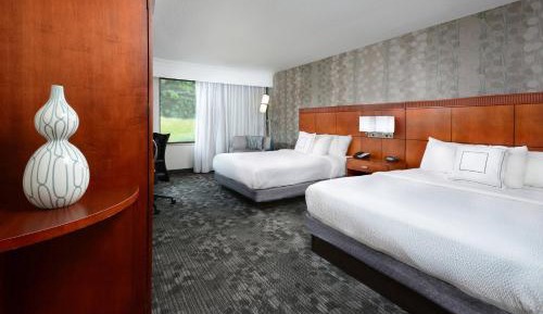 Queen Room with Two Queen Beds - Non-Smoking