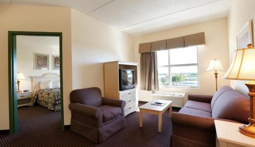 Two Bedroom Queen Suite