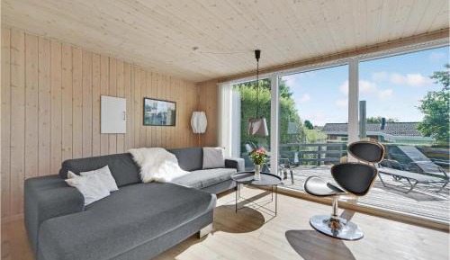 Three-Bedroom Holiday Home 