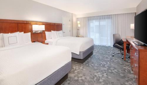 Double Room with Two Double Beds and Roll-in Shower – Mobility and Hearing Accessible