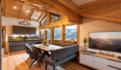 Three-Bedroom Apartment with Shower