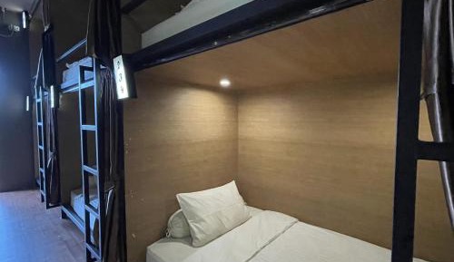 Bunk Bed in Mixed Dormitory Room