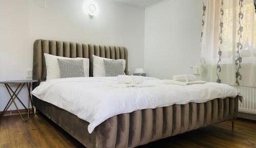 Standard Double Room with Shared Bathroom