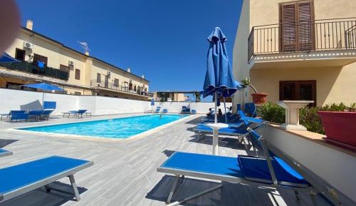 Superior One-Bedroom Apartment with Balcony