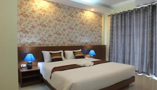 Deluxe King Room