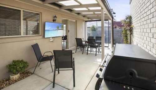 Three-Bedroom Holiday Home 