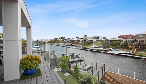 Four-Bedroom Holiday Home