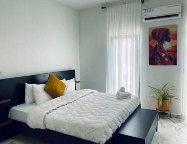 Standard Queen Room