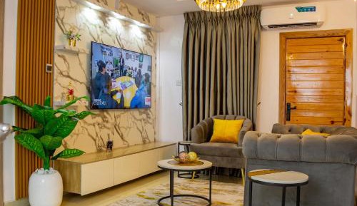 Four-Bedroom Deluxe Apartment