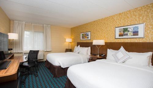 Queen Room with Two Queen Beds and Adapted Tub - Mobility and Hearing Accessible