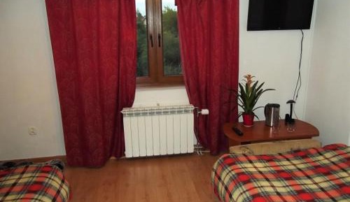 Double or Twin Room with Shared Bathroom