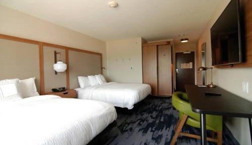 Guest room, 2 Queen, City view