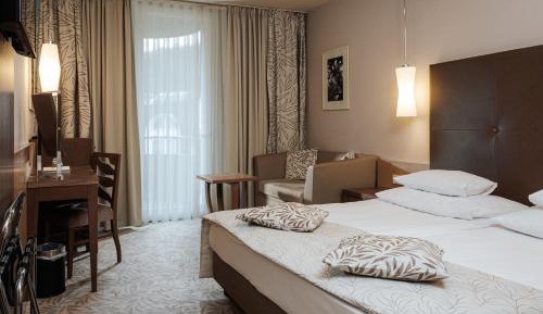Luxury Double Room Grand with Balcony
