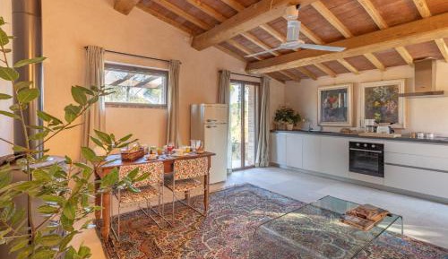 Deluxe One-Bedroom Apartment with Garden View