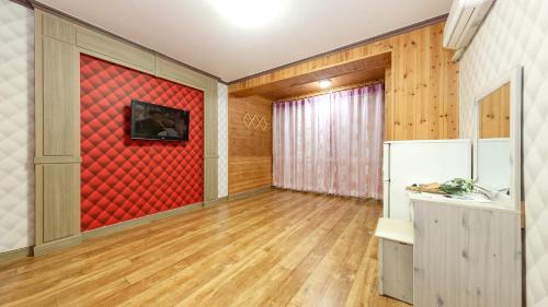 Quadruple Room 5