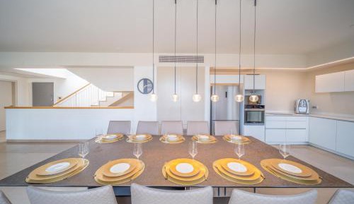 Three-Bedroom Apartment - High Floor