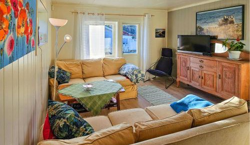 Three-Bedroom Holiday Home 