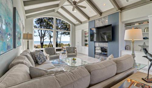 Five-Bedroom Holiday Home
