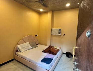 Deluxe Double Room (2 Adults + 1 Child)