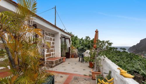 Superior One-Bedroom Apartment with Balcony
