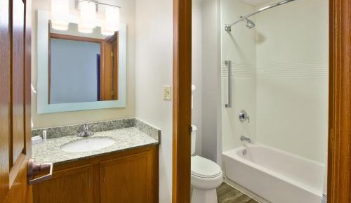 2 Bedroom 2 room Suite, 2 Queen Beds, sofabed
