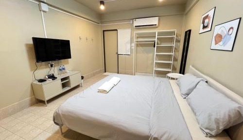 Deluxe King Room