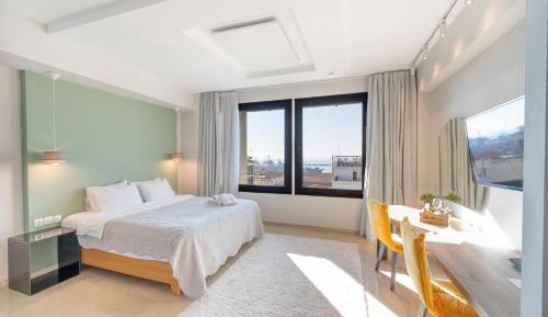 Deluxe Suite with Sea View