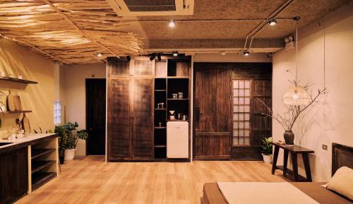 One-Bedroom Apartment with City View