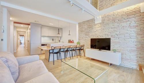 Three-Bedroom Deluxe Apartment