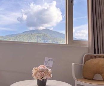 King Room with Mountain View