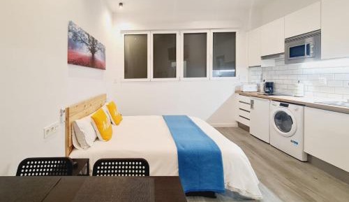 King Studio with Sofa Bed
