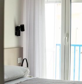 Deluxe Double Room with Side Sea View