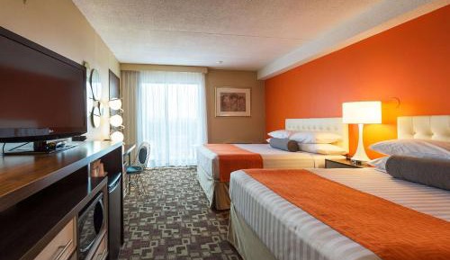 Balcony Queen Room with Two Queen Beds - Non-Smoking