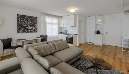 One-Bedroom Apartment with City View