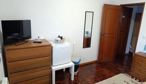 Single Room with Shared Bathroom