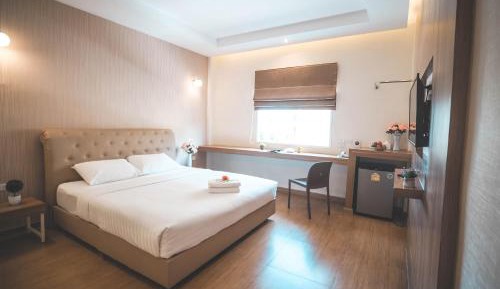 Deluxe King Room
