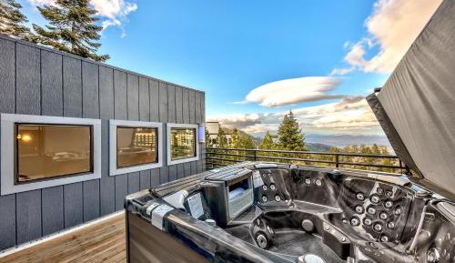 Four-Bedroom Holiday Home